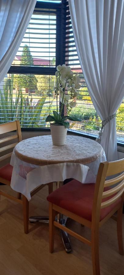 The Wooden Leg Guesthouse Kleinmond Bagian luar foto