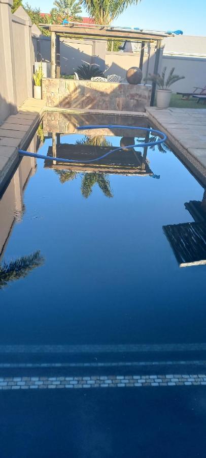 The Wooden Leg Guesthouse Kleinmond Bagian luar foto