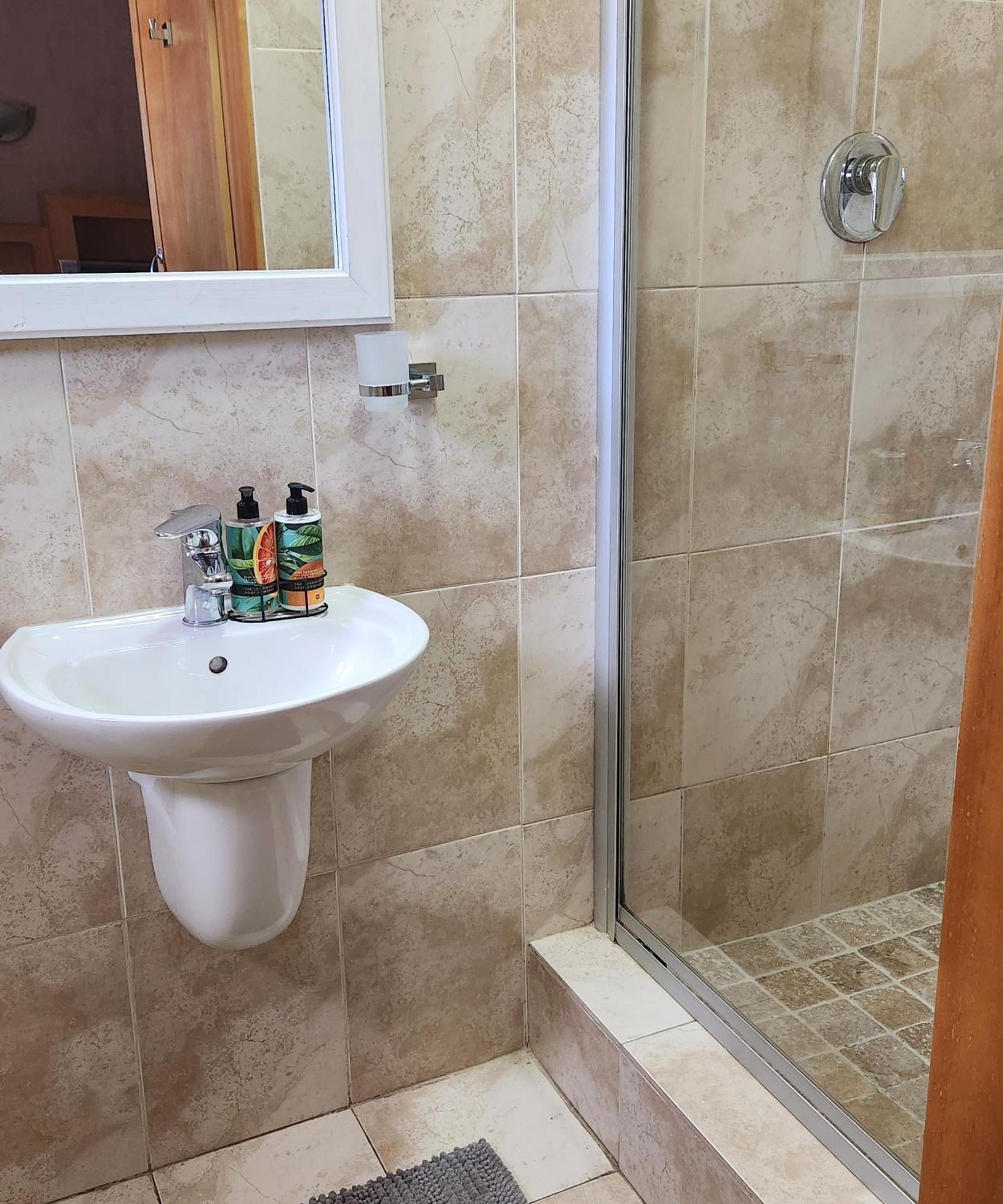 The Wooden Leg Guesthouse Kleinmond Bagian luar foto